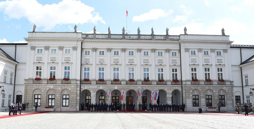 Prezident İlham Əliyev Polşa Baş naziri ilə görüşüb - YENİLƏNİB - FOTO