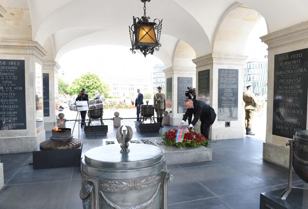 Prezident İlham Əliyev Polşa Baş naziri ilə görüşüb - YENİLƏNİB - FOTO