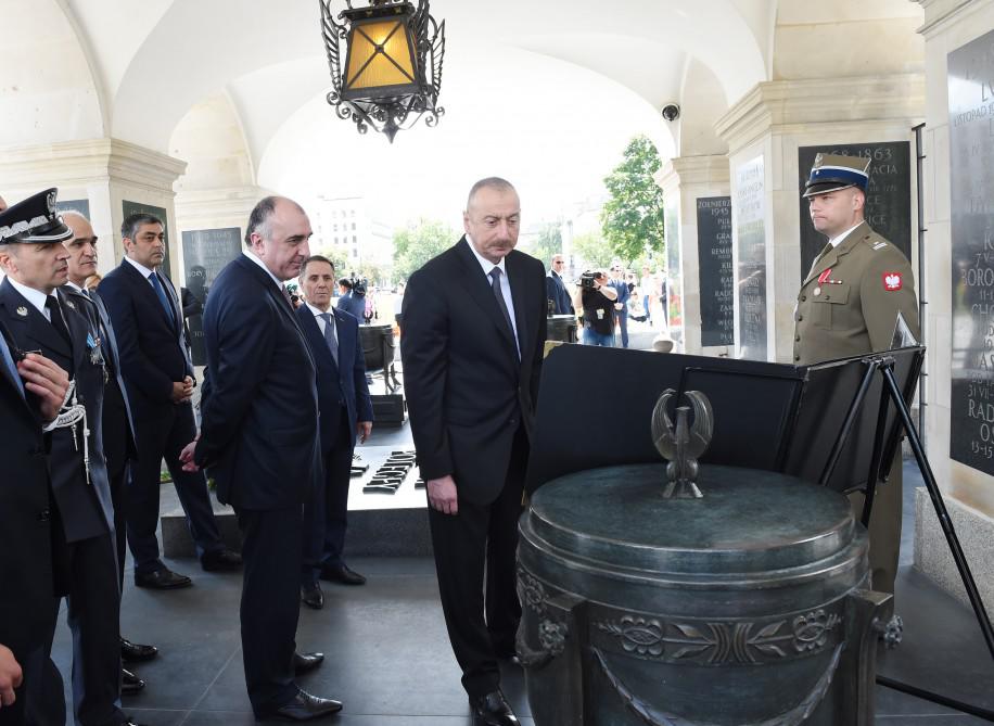 Prezident İlham Əliyev Polşa Baş naziri ilə görüşüb - YENİLƏNİB - FOTO