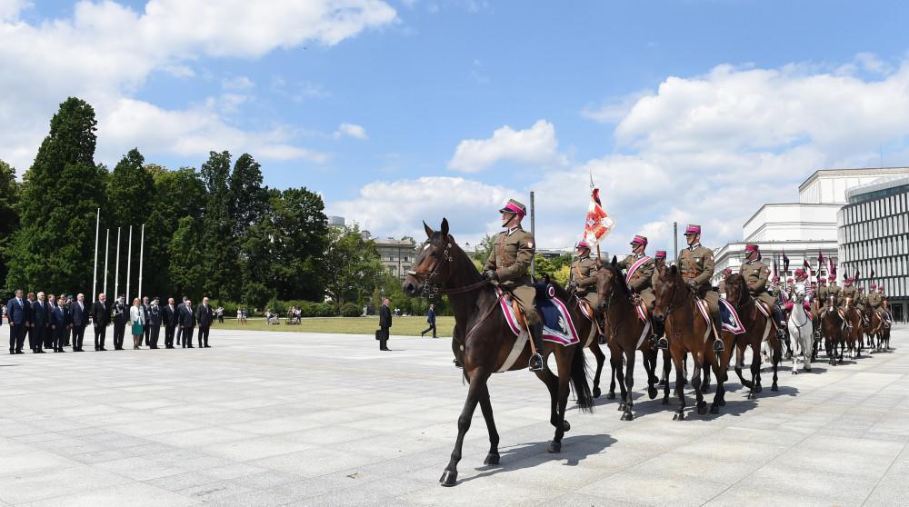 Prezident İlham Əliyev Polşa Baş naziri ilə görüşüb - YENİLƏNİB - FOTO