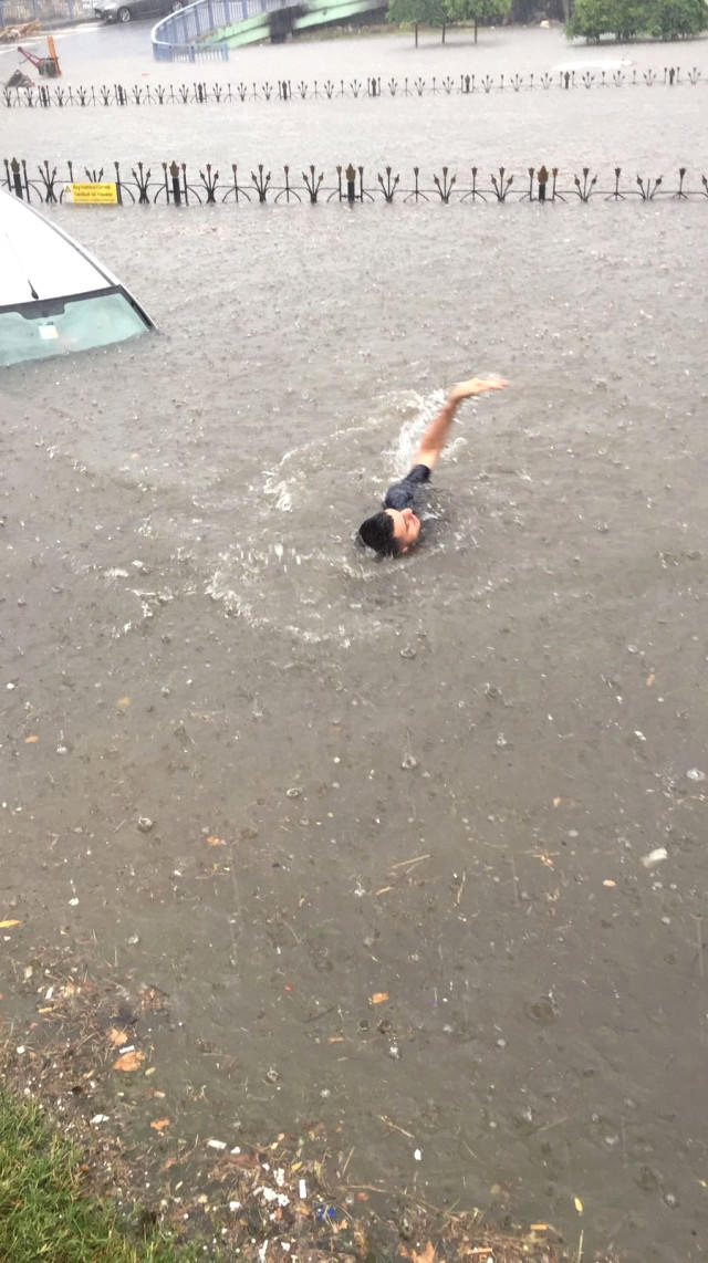 İstanbulda dənizlə quru "birləşdi" - leysan yağışları - VİDEO - FOTOlar