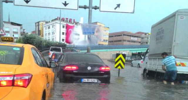 İstanbulda dənizlə quru "birləşdi" - leysan yağışları - VİDEO - FOTOlar