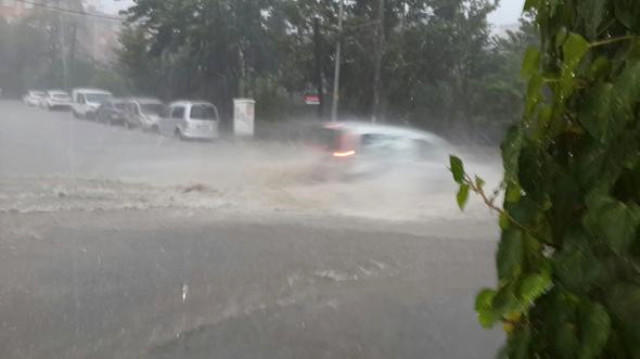 İstanbulda dənizlə quru "birləşdi" - leysan yağışları - VİDEO - FOTOlar