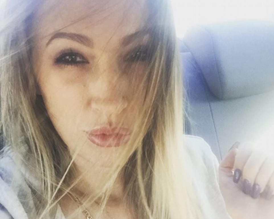 "Ən yaraşıqlı məhbus" milyarderin qızı ilə əylənir - FOTO