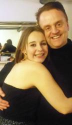 Babası yaşında kişiyə ərə gedən qız: "Onu çox sevirəm" - FOTO