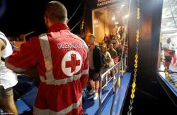 Viran olmuş şəhərdə möcüzə: 7 aylıq uşaq xilas edildi - VİDEO - FOTO