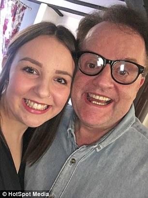 Babası yaşında kişiyə ərə gedən qız: "Onu çox sevirəm" - FOTO