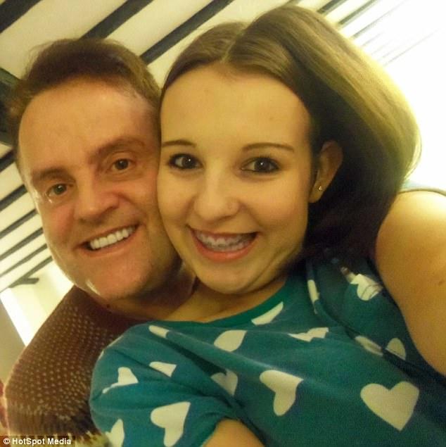 Babası yaşında kişiyə ərə gedən qız: "Onu çox sevirəm" - FOTO