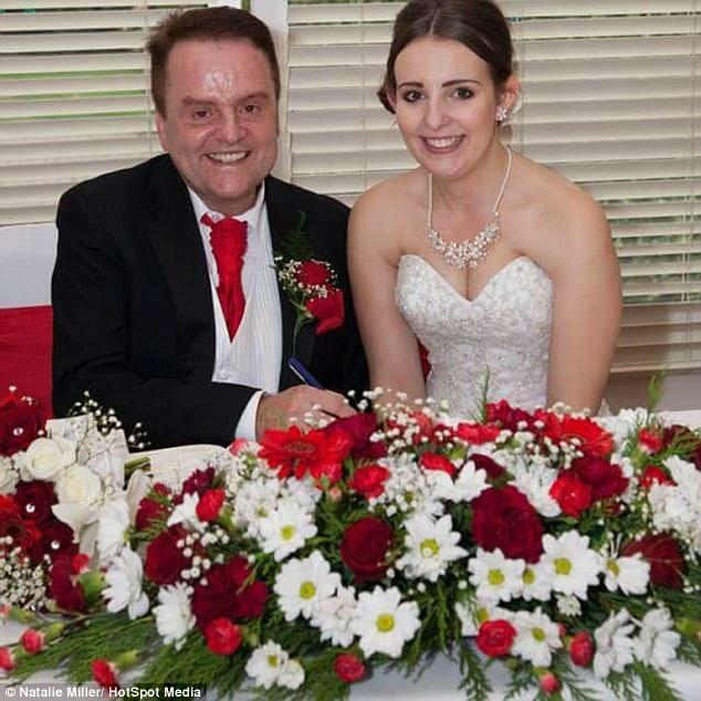 Babası yaşında kişiyə ərə gedən qız: "Onu çox sevirəm" - FOTO