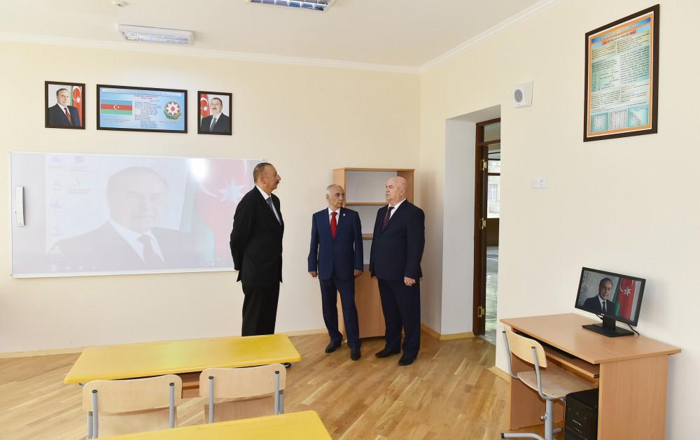 Prezident İlham Əliyev Bakıdakı 257 nömrəli məktəbin yeni korpusunda yaradılan şəraitlə tanış olub - FOTO