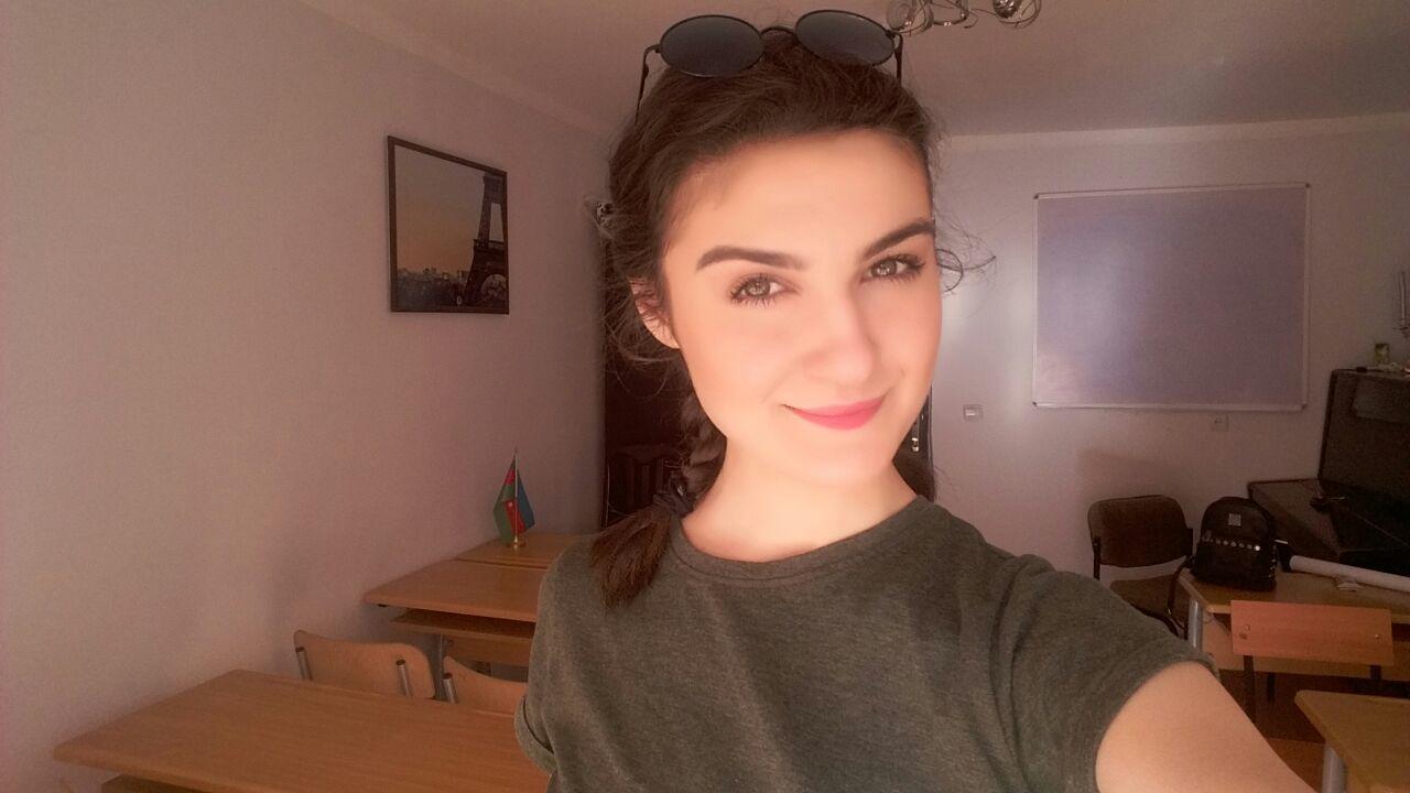 Azərbaycanlı aktrisa: "Münasibət təklifləri almışam, səhv qərarlar vermək istəmirəm" - FOTO