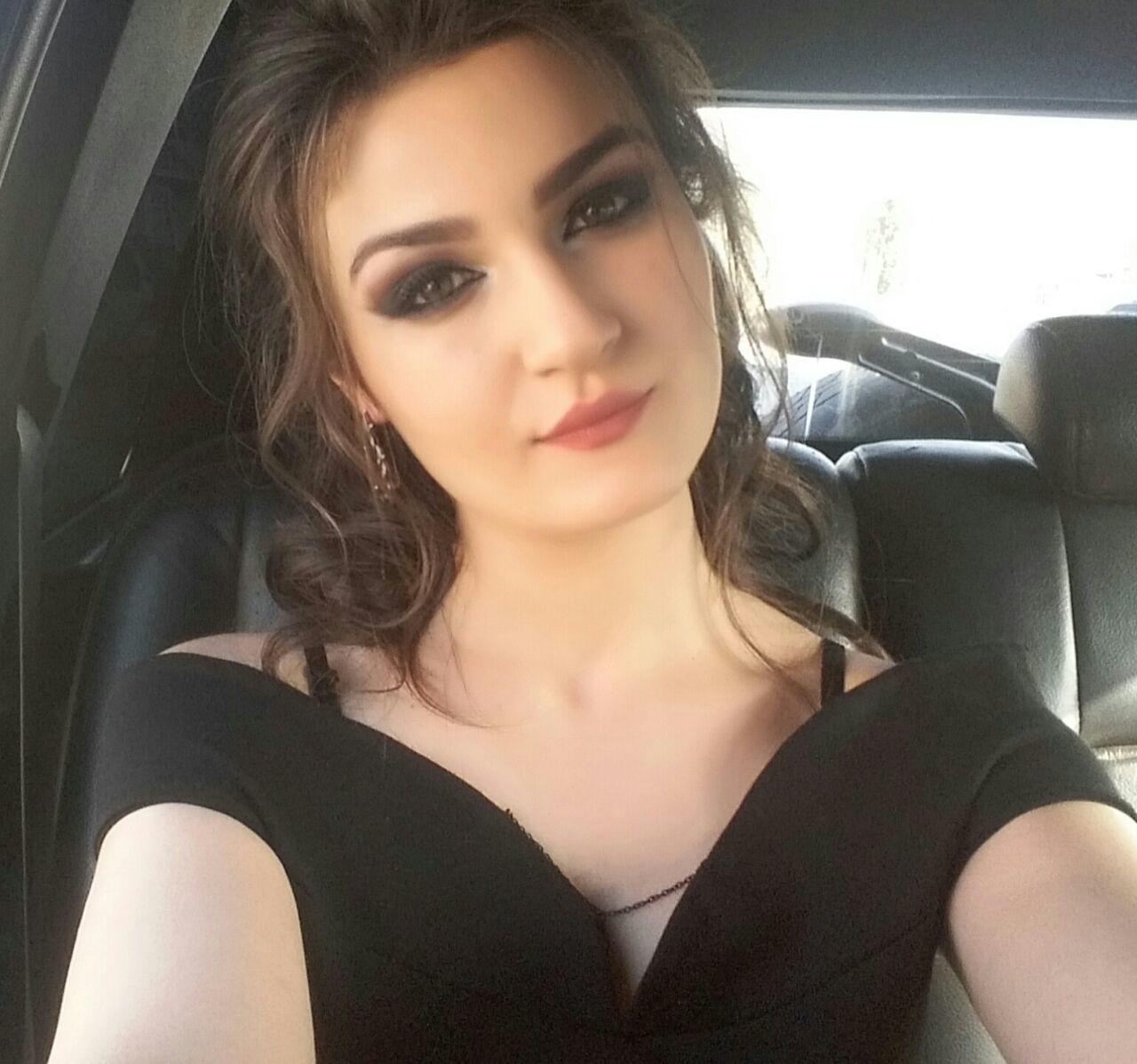 Azərbaycanlı aktrisa: "Münasibət təklifləri almışam, səhv qərarlar vermək istəmirəm" - FOTO