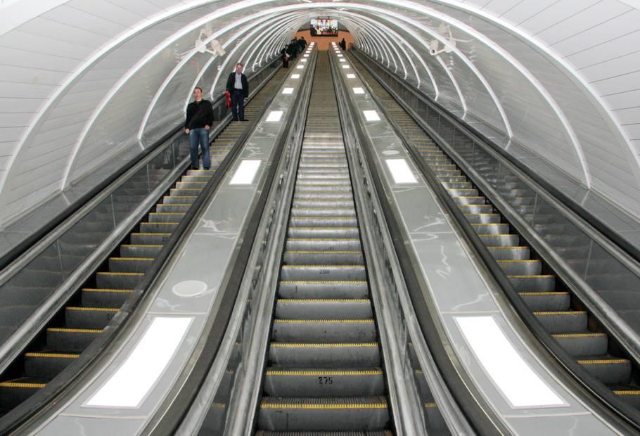 Metronun "Nizami" stansiyası yenilənmiş görkəmdə - FOTO