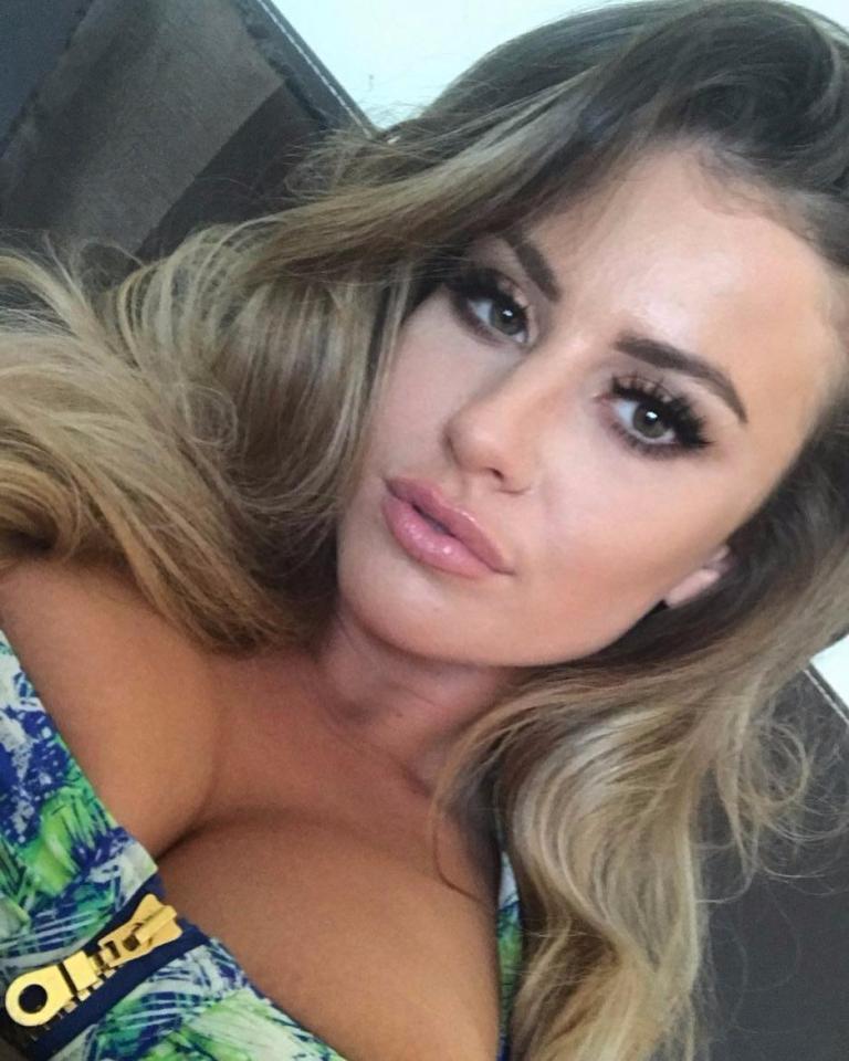 4 nəfərin təcavüz etdiyi model İnstagram-da çılpaq şəklini yaydı - FOTO