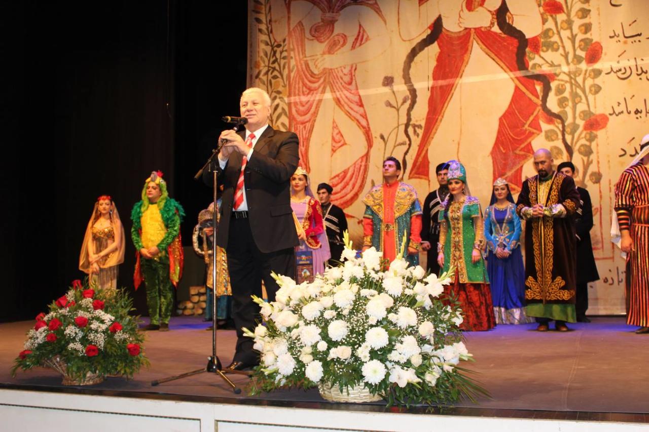 Musiqili Teatrda iranlı aktyorun "999-cu gecə"si
