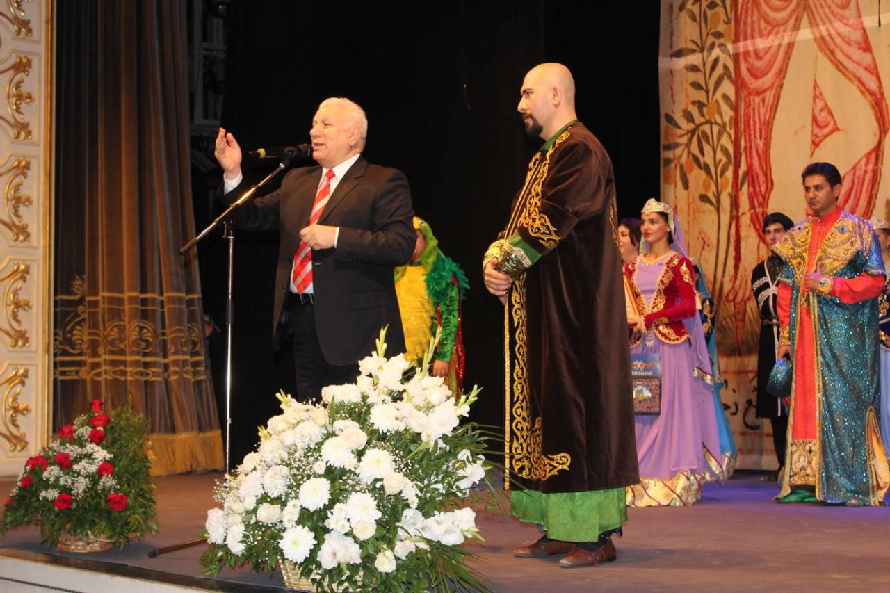Musiqili Teatrda iranlı aktyorun "999-cu gecə"si