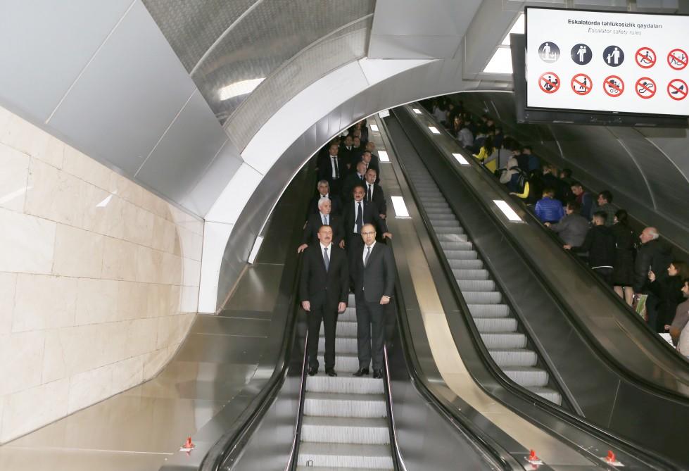 Prezident İlham Əliyev Bakı Metropoliteninin retro vaqonları ilə tanış olub - FOTO