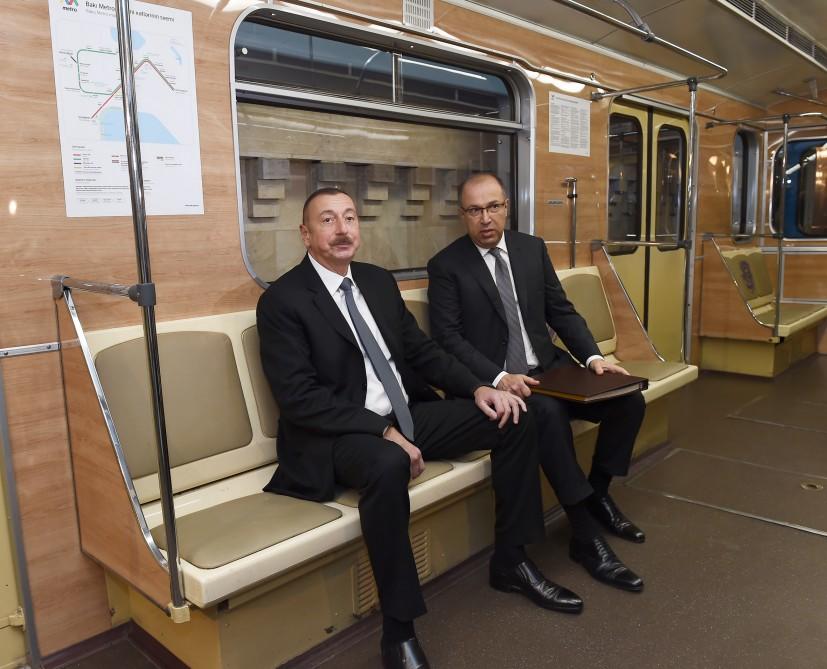 Prezident İlham Əliyev Bakı Metropoliteninin retro vaqonları ilə tanış olub - FOTO
