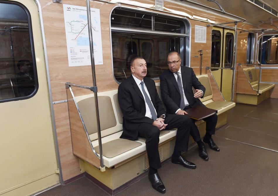 Prezident İlham Əliyev Bakı Metropoliteninin retro vaqonları ilə tanış olub - FOTO