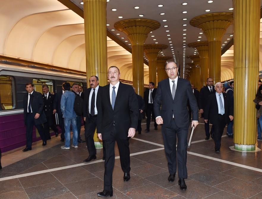Prezident İlham Əliyev Bakı Metropoliteninin retro vaqonları ilə tanış olub - FOTO