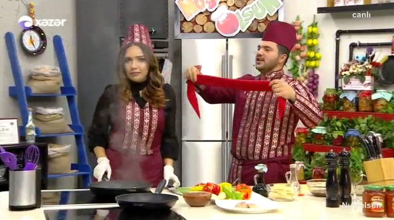 Azərbaycanda bu da oldu: aparıcı canlı yayımda EVLİLİK TƏKLİF ETDİ - VİDEO - FOTO