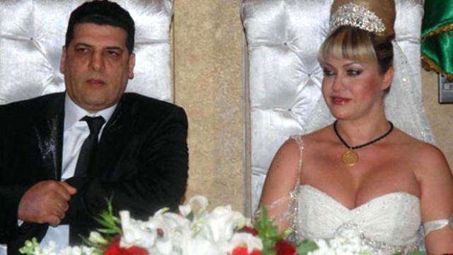 Aktrisa ərini biabır etdi: "Məni güclə təmin edir" - FOTO