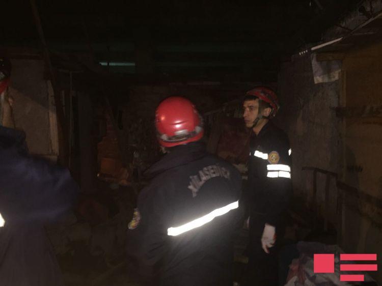 Bakıda tikilməkdə olan bina uçub - YENİLƏNİB - FOTO