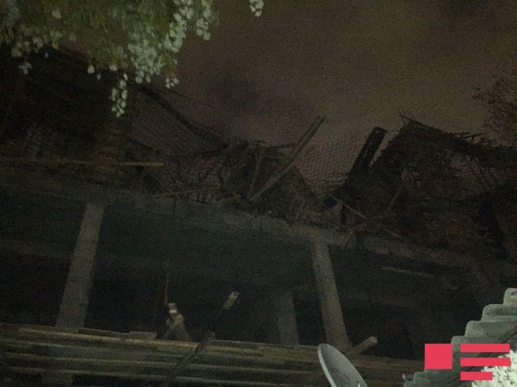 Bakıda tikilməkdə olan bina uçub - YENİLƏNİB - FOTO