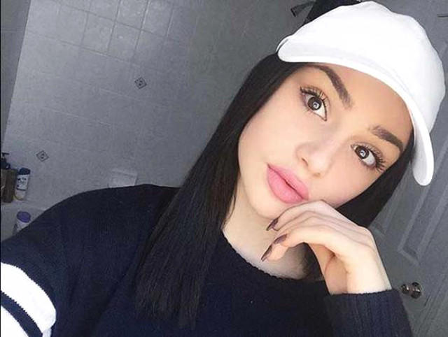 18 yaşlı qız sevgilisi ilə cinsi əlaqə zamanı canlı yayım etdi: 3 dəqiqə davam etdi - FOTO
