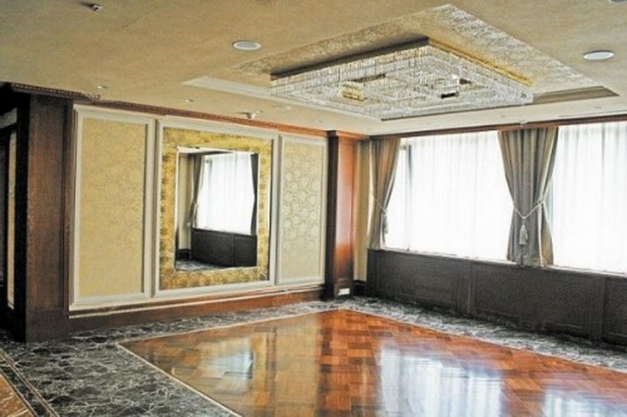 Moskvada rekord: təmirsiz mənzil 4,15 milyarda satılır - FOTO