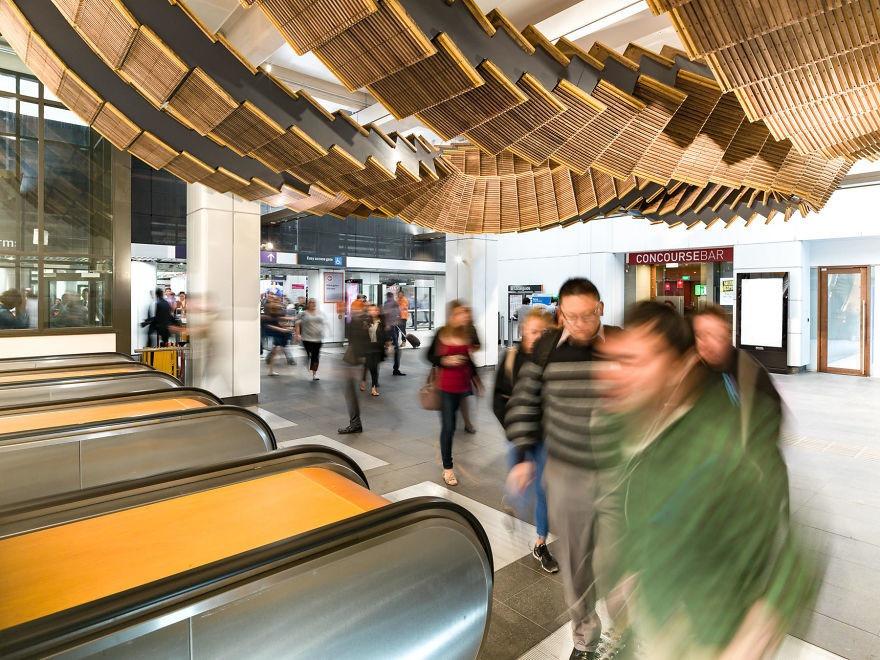 Metro stansiyasında belə eskalator olmamışdı - FOTO