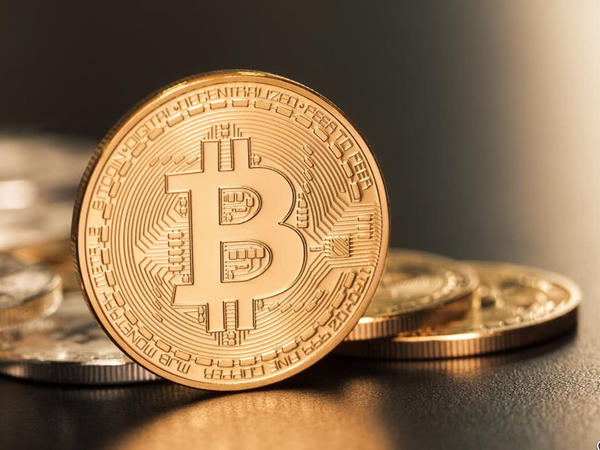 &quot;Bitcoin&quot;də 12 il gözlədi, 44 milyon qazandı