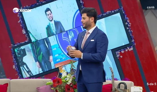 Zaur ona brilliant üzük göndərən qadının adını açıqladı: Deyir, sevgini kişi kimi bəyan et - FOTO
