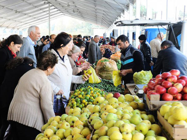 Novruz ərəfəsi yarmarkalarda canlanma - Qiymətlər ARTIB?