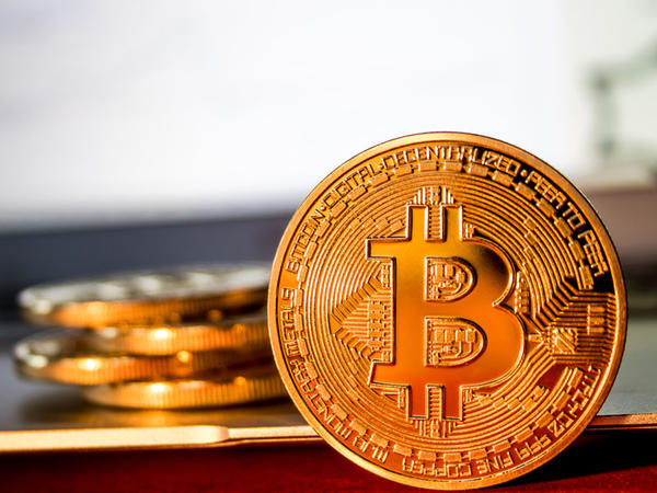 "Bitcoin" yenidən rekord qırdı