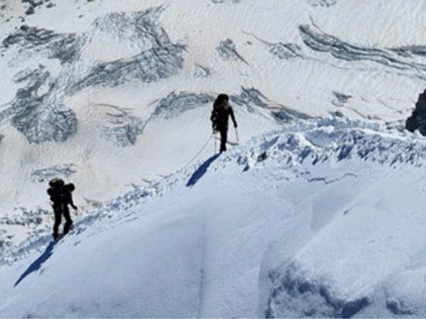 Elbrus dağında həlak olan alpinistlərin meyitləri tapılıb