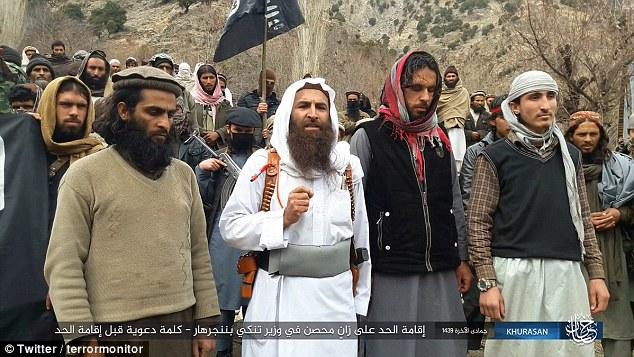 Qonşunun arvadına aşiq olanı daşqalaq etdilər - FOTO