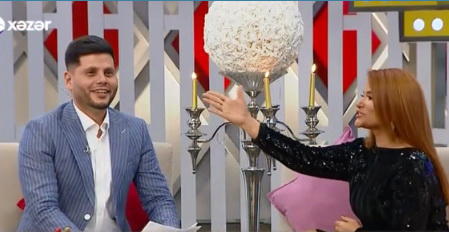 Xumar Qədimovanın qısa libası oturarkən ona çətin anlar yaşatdı - FOTO