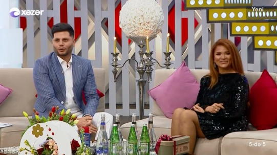 Xumar Qədimovanın qısa libası oturarkən ona çətin anlar yaşatdı - FOTO