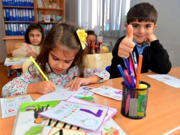 “Uşaq təhsili unudulub - Binalar bağçasız tikilir” - Parlamentdə məsələ qaldırıldı