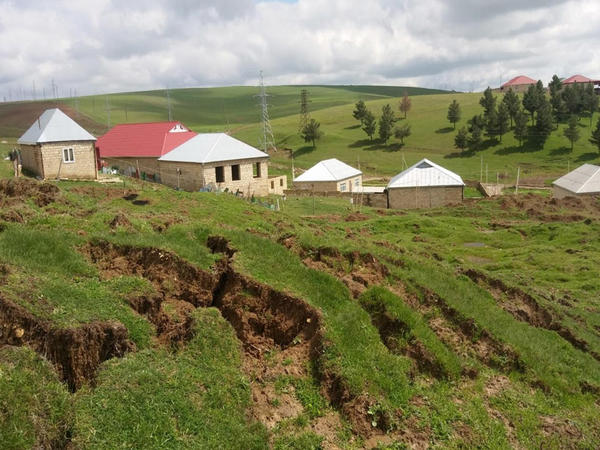 Bu ərazidə sürüşmə baş verdi