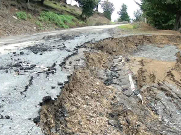 Bu ərazidə torpaq sürüşməsi baş VERDİ