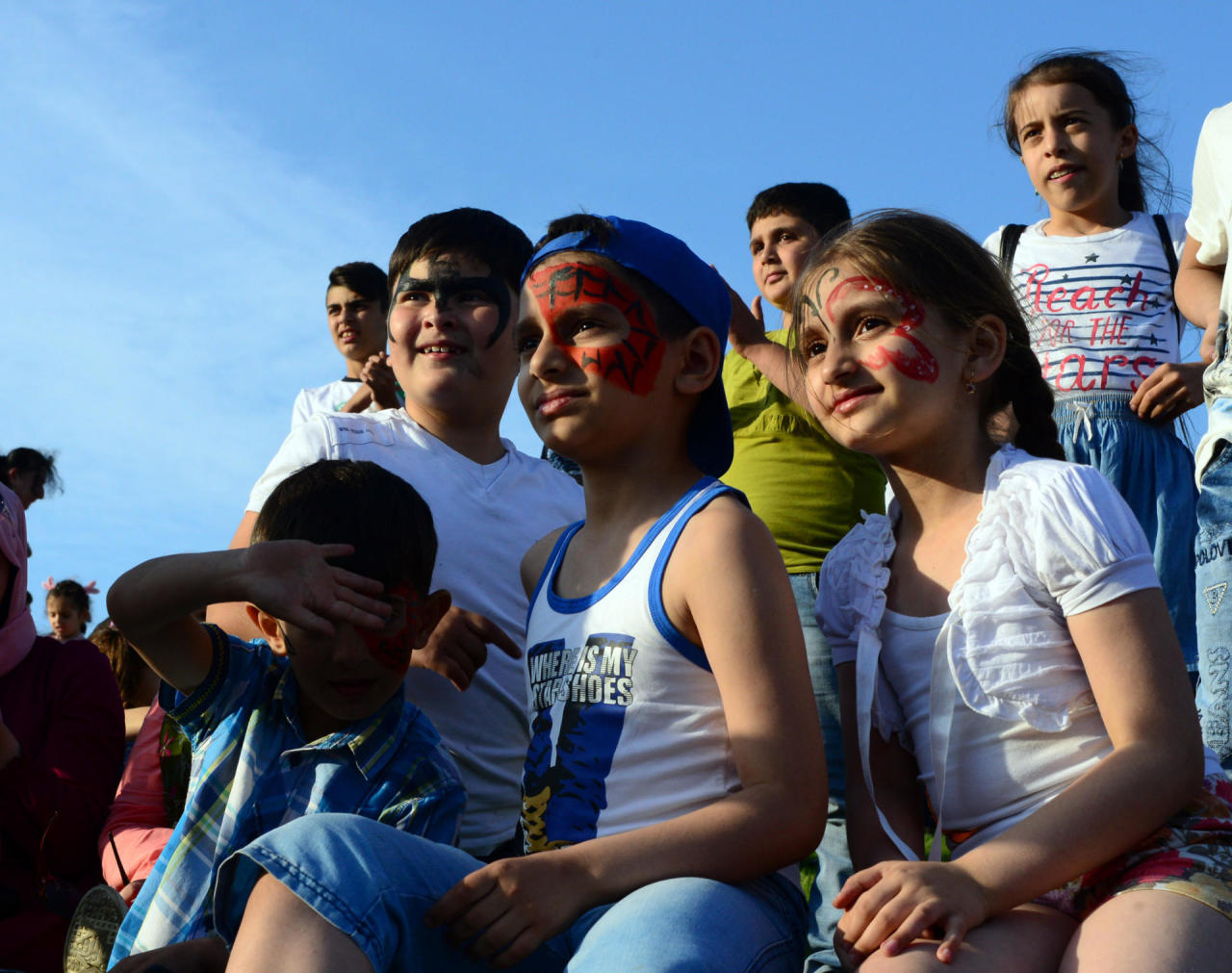 Leyla Əliyeva Heydər Əliyev Mərkəzinin parkında Uşaq festivalında iştirak edib - FOTO