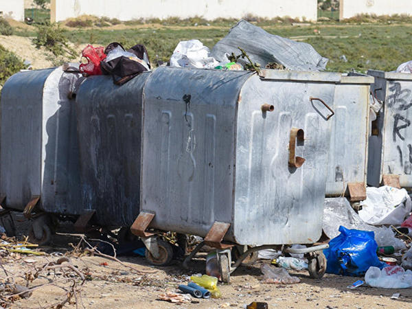 "Burada vəziyyət bərbaddır, hər kəs..." - Maştağada zibillər niyə daşınmır?