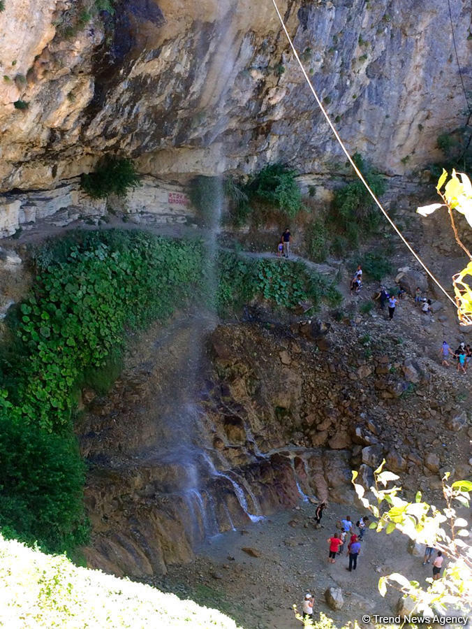 Bənzərsiz Afurca şəlaləsi - FOTO