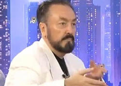 Adnan Oktarın həbsxanadan çəkilmiş FOTOsu gündəm oldu