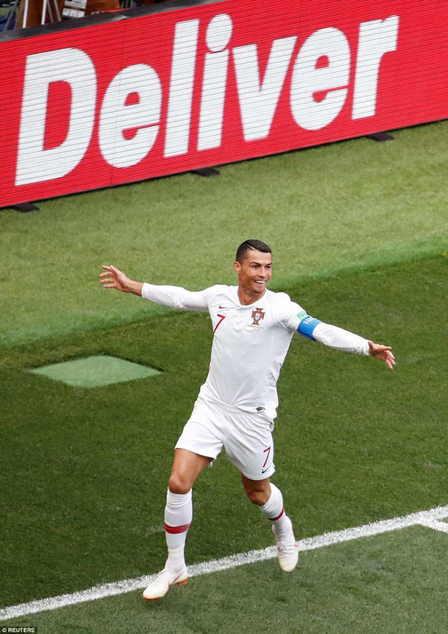 Ronaldu xanımına yenə nişan üzüyü alıb - FOTO
