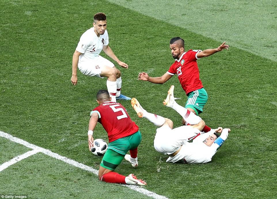 Ronaldu xanımına yenə nişan üzüyü alıb - FOTO