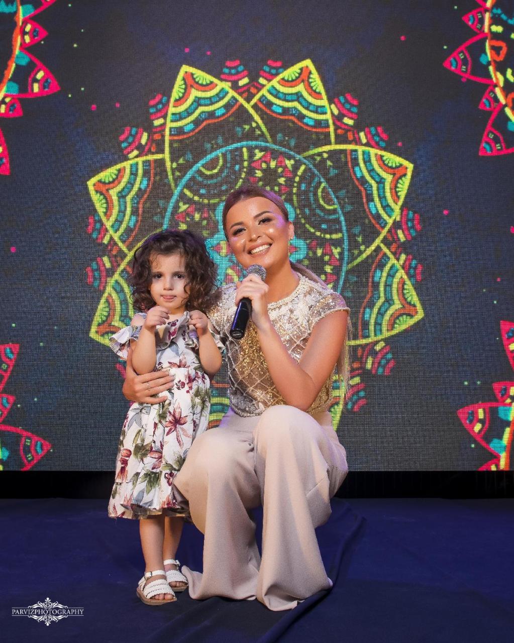 Sevda fanatları ilə birgə konsertdə - FOTO
