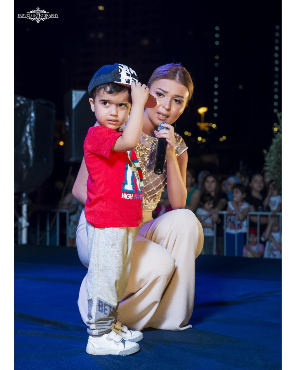 Sevda fanatları ilə birgə konsertdə - FOTO